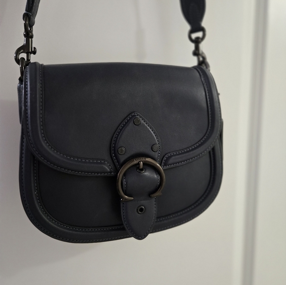 Elegant Navy Blue Leather Saddle Bag - Picture 2 of 8